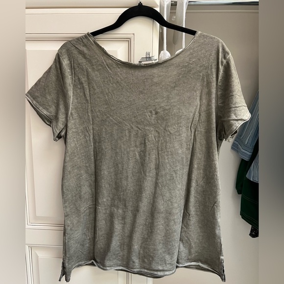 Brand New BKE Raw Edge Minimalist V-neck Tee Women’s Large Washed Capers Taupe - Picture 5 of 9